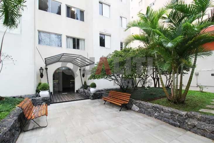 Apartamento com 62 m² para Venda e Locação com 2 dormitórios, 2 banheiros, 1 vaga, em Moema Pássaros