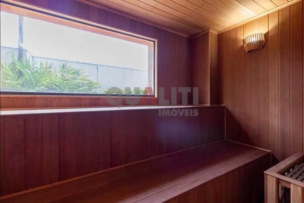Apartamento com 280m² para Locação e Venda de alto padrão em Moema 4 quartos, 3 suítes, 4 vagas e piscina individual no apartamento.