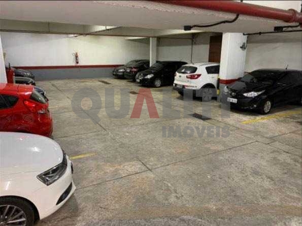 Apartamento à venda com 3 dormitórios, 1 suíte, 2 vagas no bairro Paraíso, um por andar