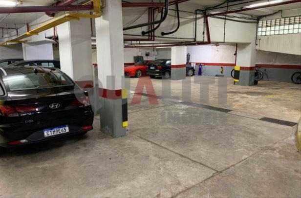Apartamento à venda com 3 dormitórios, 1 suíte, 2 vagas no bairro Paraíso, um por andar