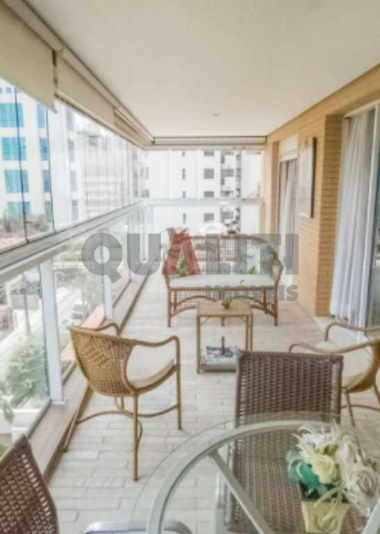 Apartamento com 2 quartos e 2 suítes para locação e venda no Itaim Bibi