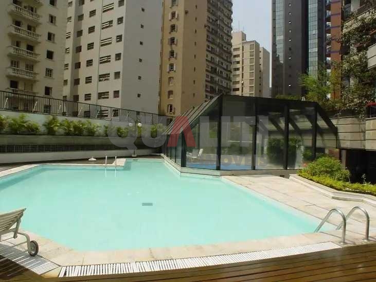 Apartamento à venda no Itaim Bibi, 181 m², com 4 dormitórios, 3 suítes, 3 vagas de garagem.