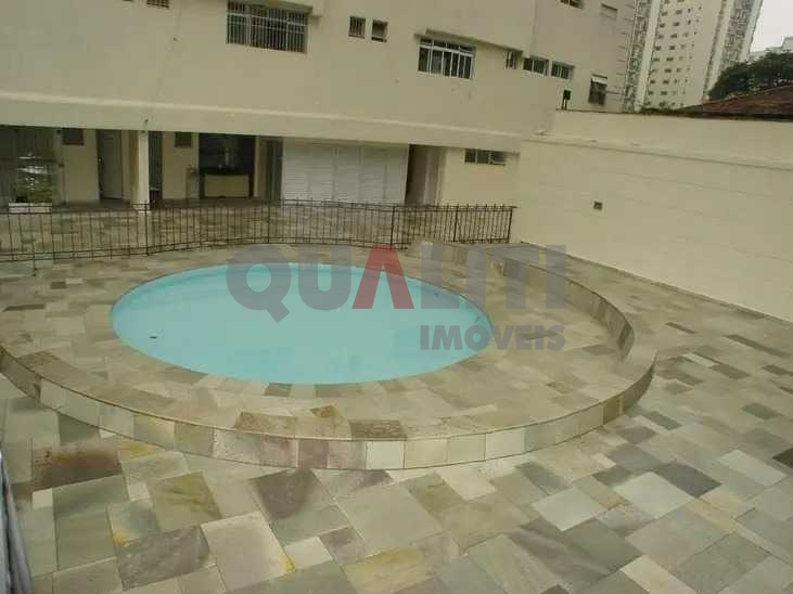 Apartamento à venda em Moema com 3 dormitórios e 1 suíte todo reformado