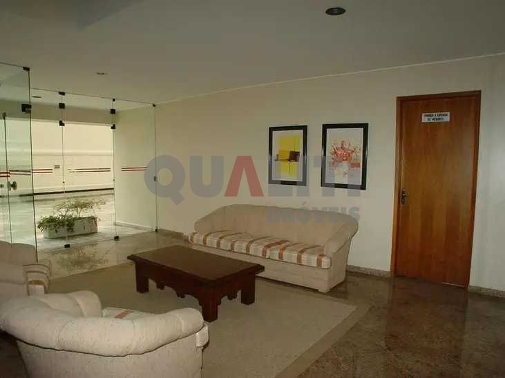 Apartamento à venda em Moema com 3 dormitórios e 1 suíte todo reformado