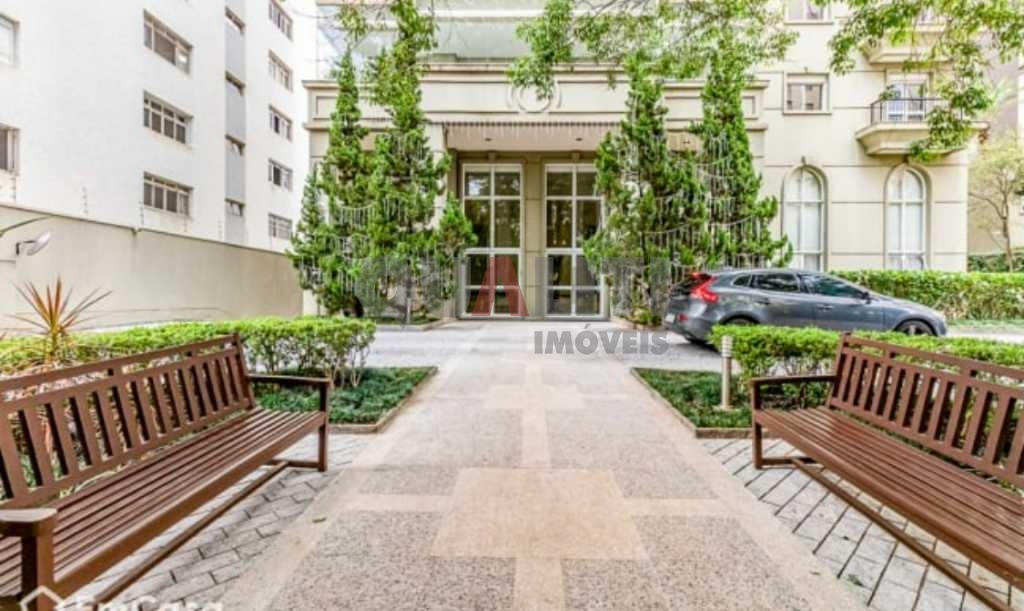 Apartamento à venda totalmente mobiliado em Moema Pássaros com 222m², 3 quartos, 4 vagas e 2 suítes