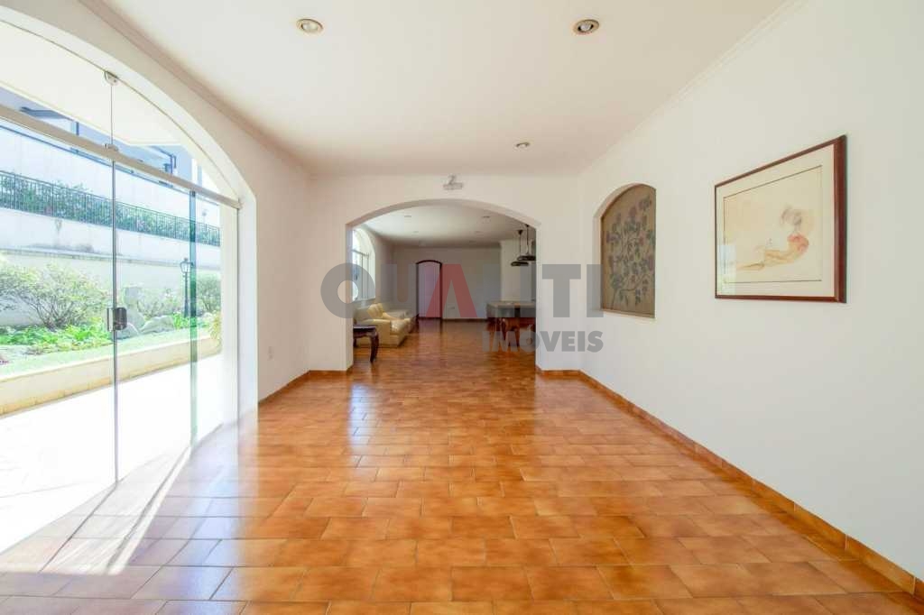 Apartamento à venda no Campo Belo com 3 dormitórios, 1 suíte e 2 vagas de garagem