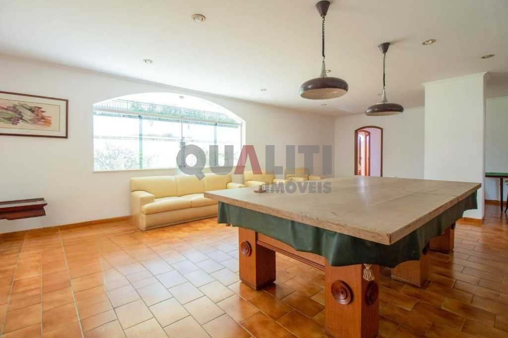 Apartamento à venda no Campo Belo com 3 dormitórios, 1 suíte e 2 vagas de garagem