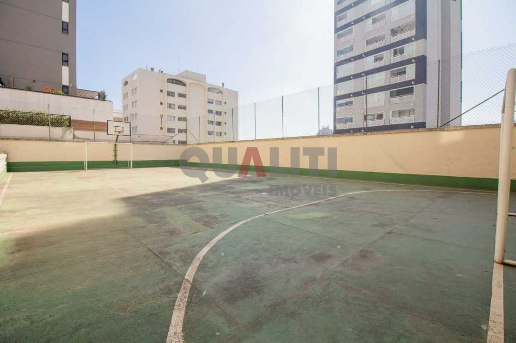 Apartamento à venda no Campo Belo com 3 dormitórios, 1 suíte e 2 vagas de garagem