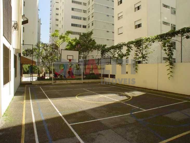 Tríplex em Cobertura de Alto Padrão com 3 suítes a venda em Higienópolis