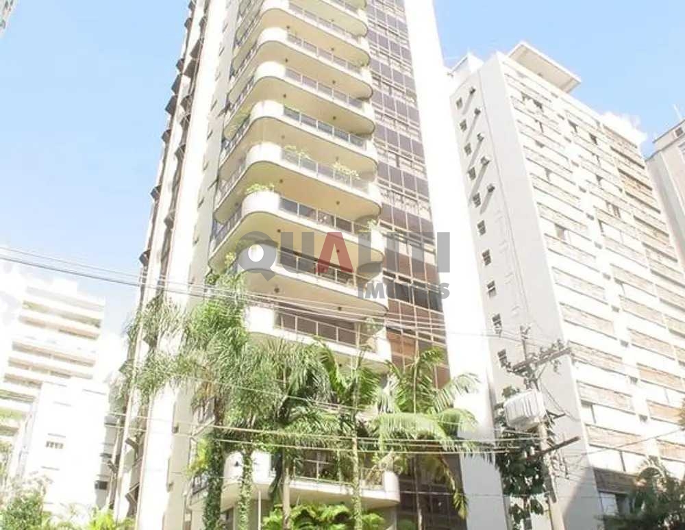 Tríplex em Cobertura de Alto Padrão com 3 suítes a venda em Higienópolis