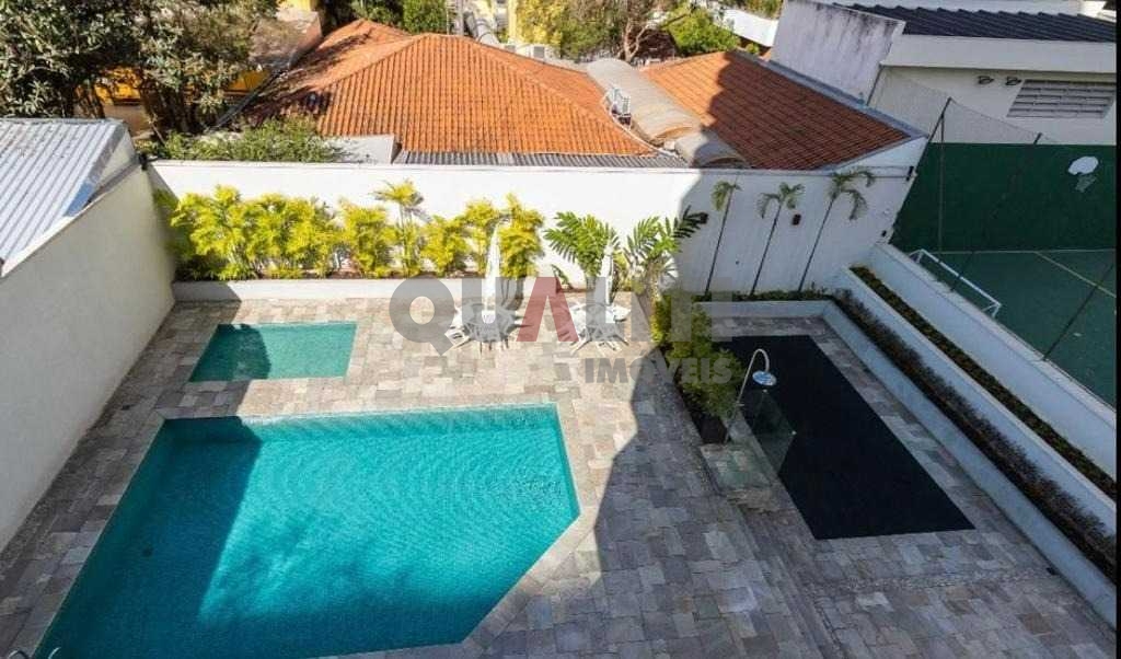 Apartamento à venda com 220m² mobiliado com 4 dormitórios, 3 suítes sendo 1 por andar, no Campo Belo.