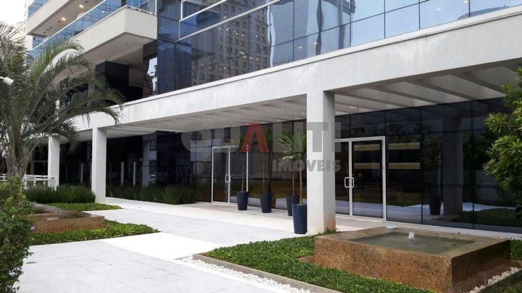 Apartamento mobiliado à venda, 1 dormitório, suíte, lavabo, 54m², no Itaim Bibi