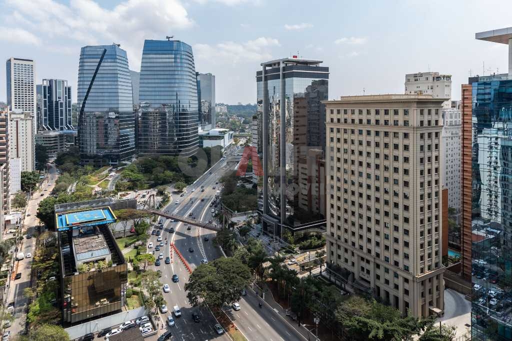 Apartamento mobiliado à venda, 1 dormitório, suíte, lavabo, 54m², no Itaim Bibi