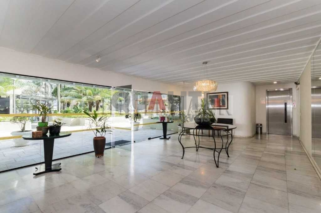 Apartamento Amplo com 4 suítes à venda no Campo Belo
