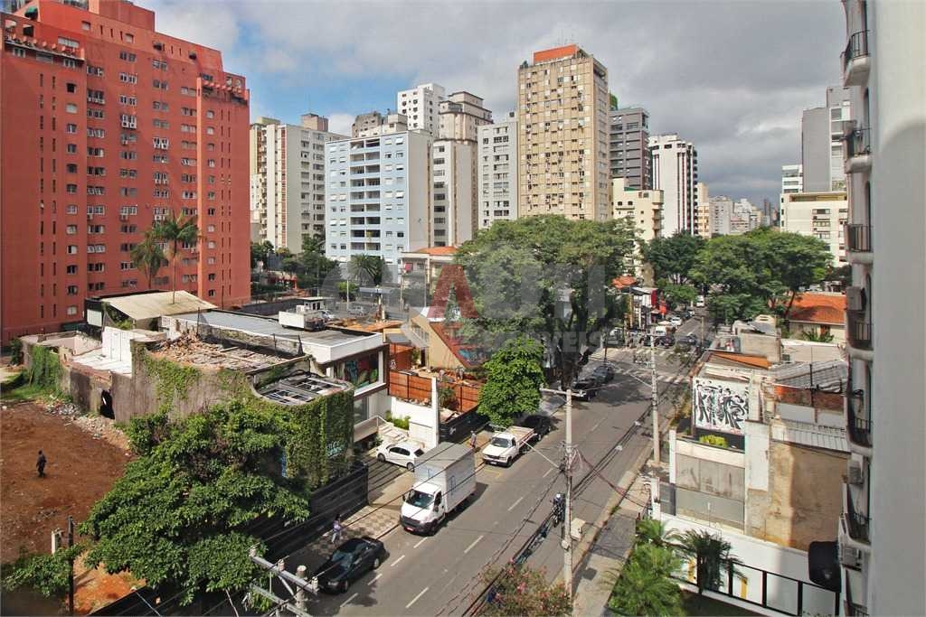 Apartamento alto padrão para Locação, com 222 m², 3 quartos, 3 suítes, 2 vagas no Jardim Paulistano