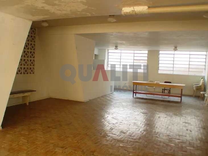 Apartamento reformado com 2 dormitórios e 1 vaga para venda na Vila Olímpia