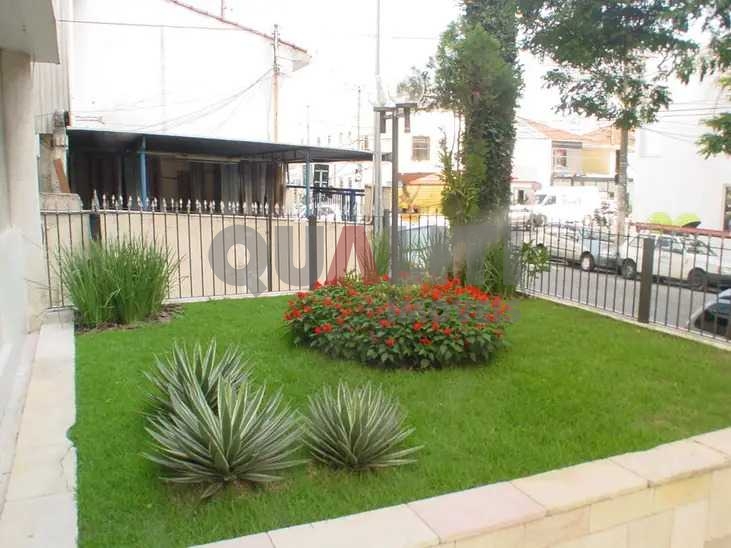 Apartamento reformado com 2 dormitórios e 1 vaga para venda na Vila Olímpia