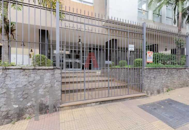 Excelente apartamento no Jardim Paulista para Venda com 251m², 3 quartos, suíte master, closet e 2 vagas de garagem.