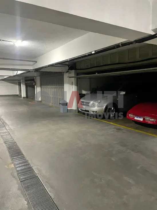 Excelente apartamento no Jardim Paulista para Venda com 251m², 3 quartos, suíte master, closet e 2 vagas de garagem.