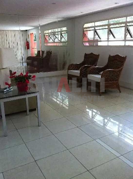 Apartamento cobertura duplex para venda de 350 m², 2 suítes, closets e 3 vagas, em Moema Índios.