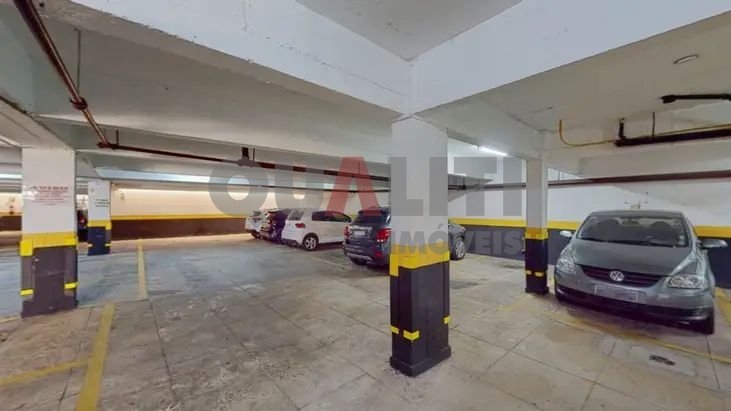 Apartamento de 1 dormitório reformado para venda em Moema próximo do Parque Ibirapuera.