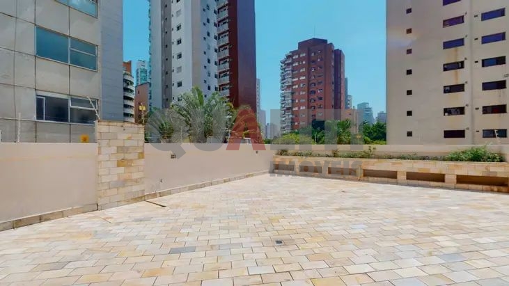 Apartamento de 1 dormitório reformado para venda em Moema próximo do Parque Ibirapuera.