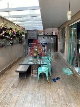 Casa em condomínio fechado com 3 suítes, 2 vagas para venda e locação no Brooklin São Paulo.
