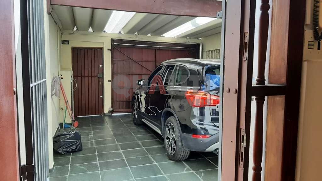 Casa para Locação, 3 dormitórios, hidromassagem, churrasqueira, portão automático, 2 vagas em Moema.