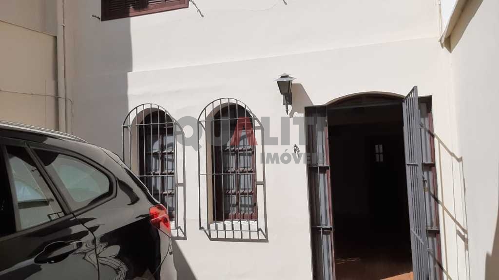 Casa para Locação, 3 dormitórios, hidromassagem, churrasqueira, portão automático, 2 vagas em Moema.
