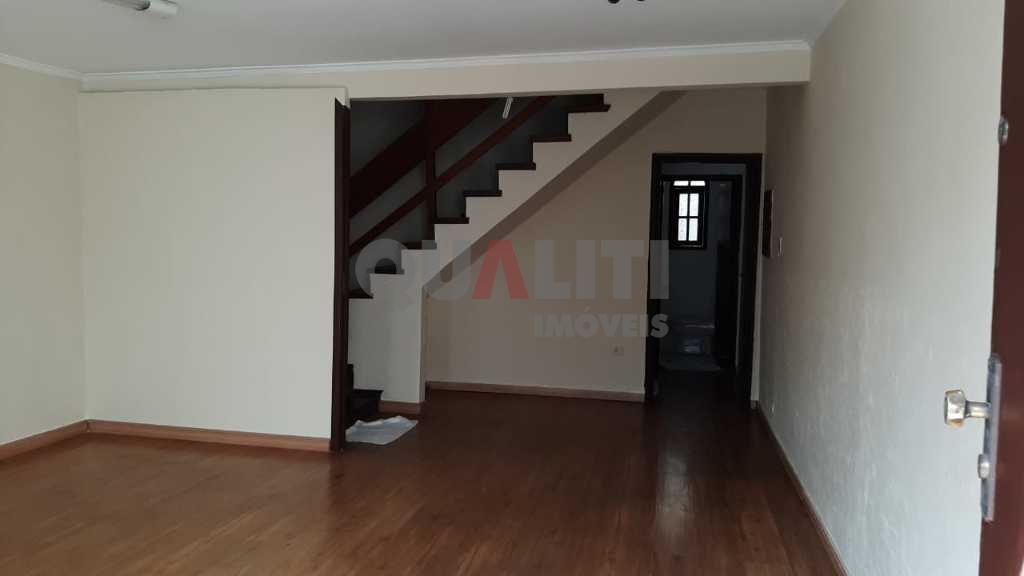 Casa para Locação, 3 dormitórios, hidromassagem, churrasqueira, portão automático, 2 vagas em Moema.
