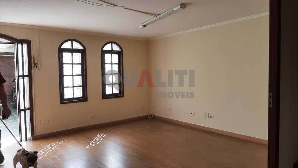 Casa para Locação, 3 dormitórios, hidromassagem, churrasqueira, portão automático, 2 vagas em Moema.