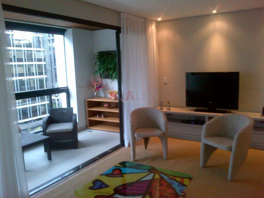 Apartamento mobiliado, 66 m², para venda, 1 suíte, 1 vaga, 2 banheiros na Vila Olímpia.