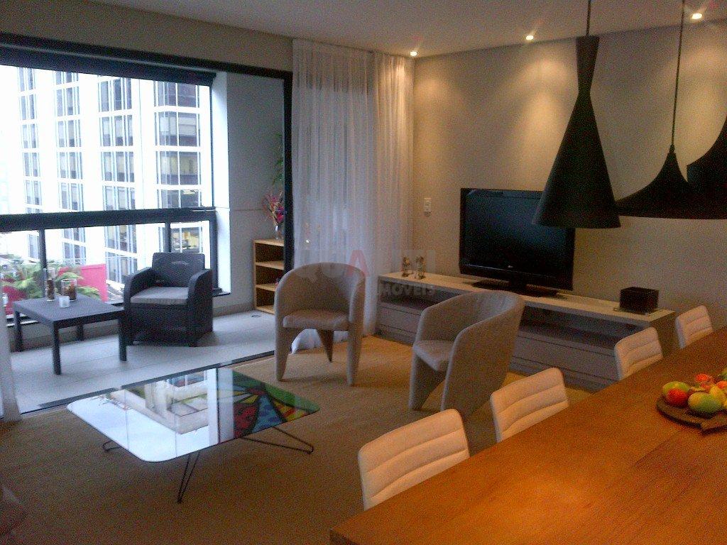 Apartamento mobiliado, 66 m², para venda, 1 suíte, 1 vaga, 2 banheiros na Vila Olímpia.