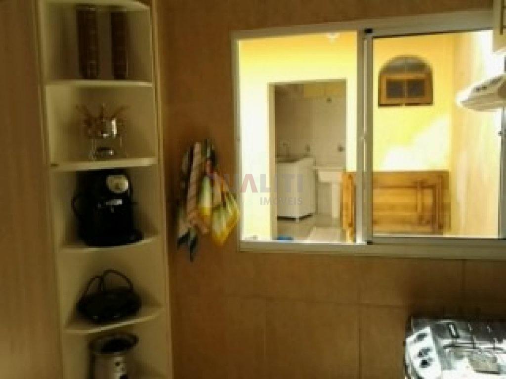 Casa à Venda 2 dormitórios em Moema.