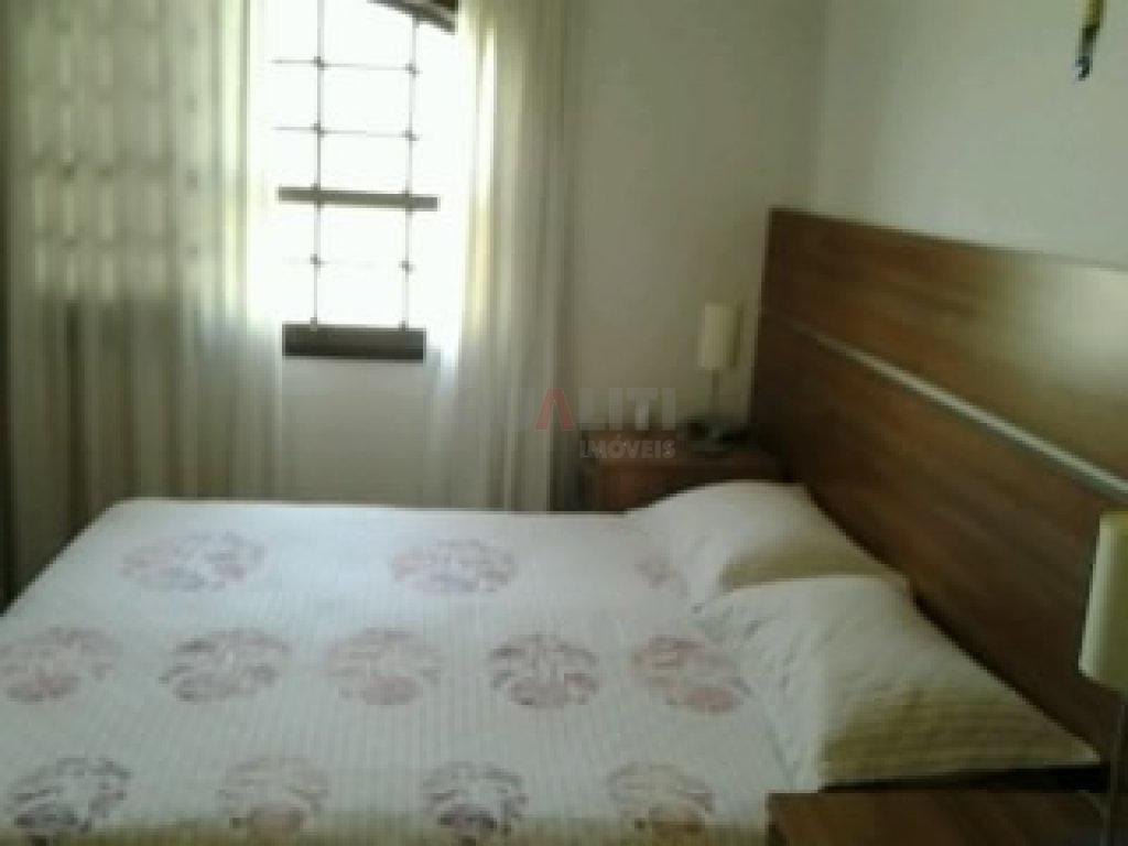 Casa à Venda 2 dormitórios em Moema.