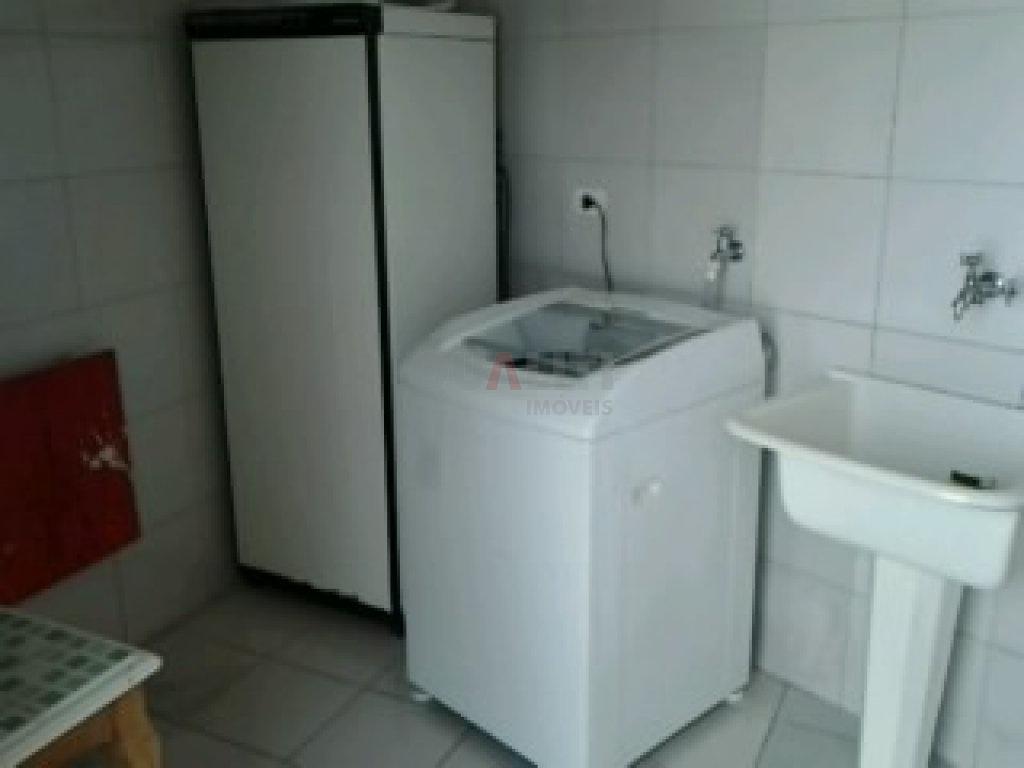 Casa à Venda 2 dormitórios em Moema.