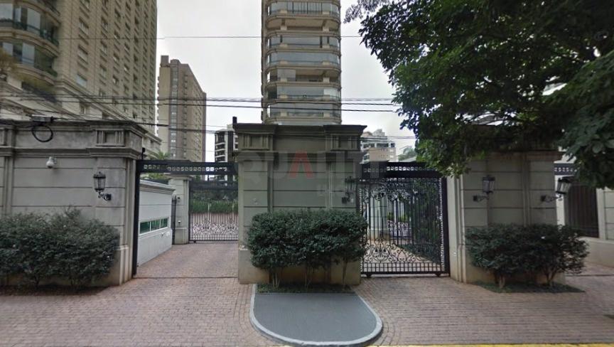 540m2 Frente à Praça Pereira Coutinho este fantástico empreendimento !! Único