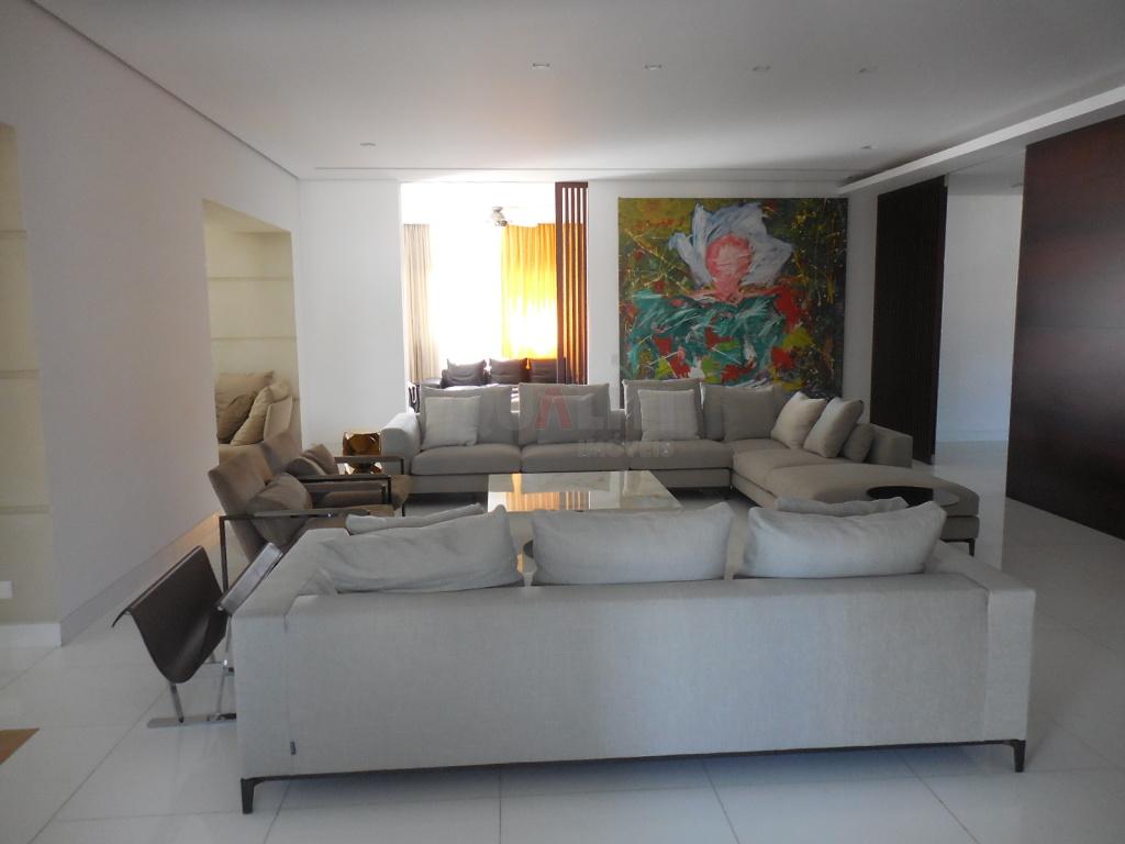 540m2 Frente à Praça Pereira Coutinho este fantástico empreendimento !! Único