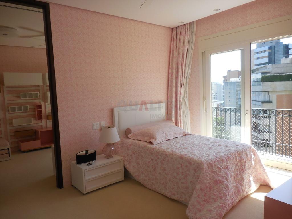 540m2 Frente à Praça Pereira Coutinho este fantástico empreendimento !! Único