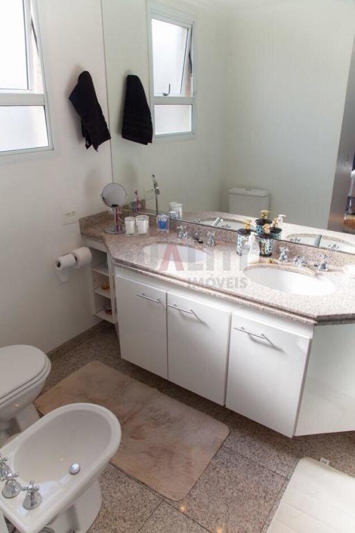 Excelente apartamento para Venda com 115m², 3 suítes e 3 vagas de garagem, no Brooklin.