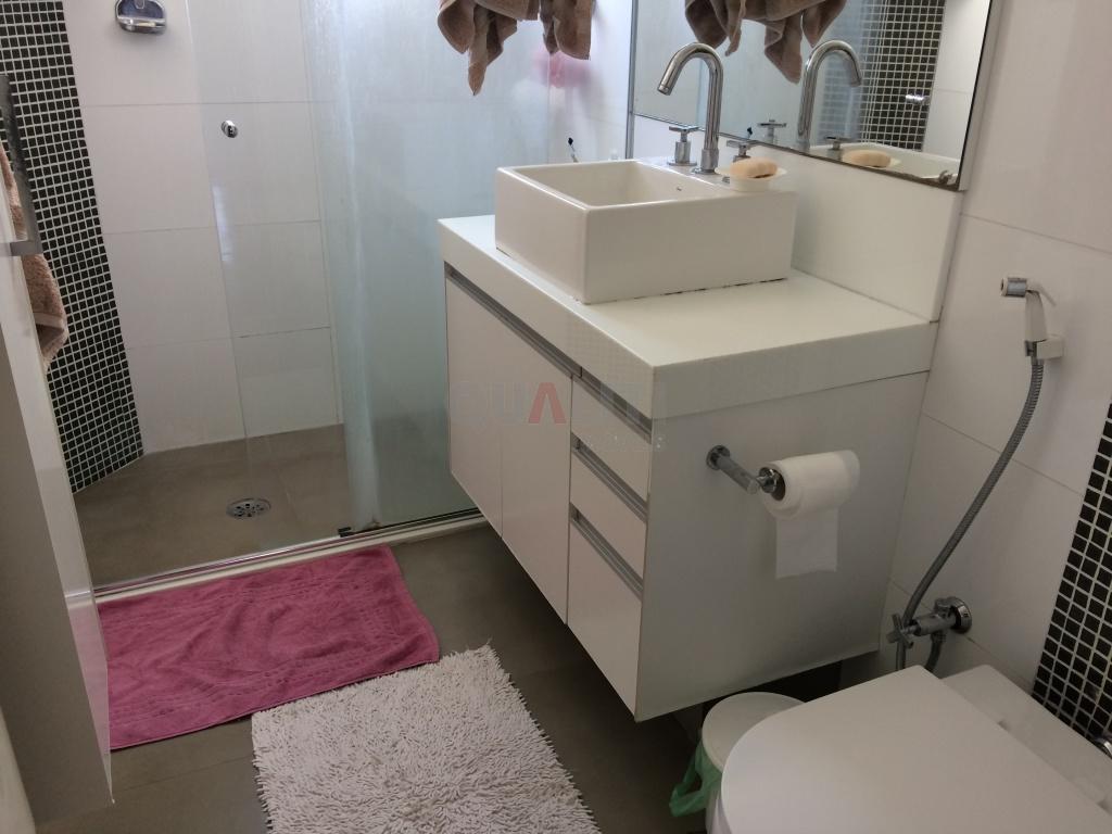 Apartamento para Venda com 210 m², 4 quartos, 2 suítes, 3 vagas, em Moema fora da rota.