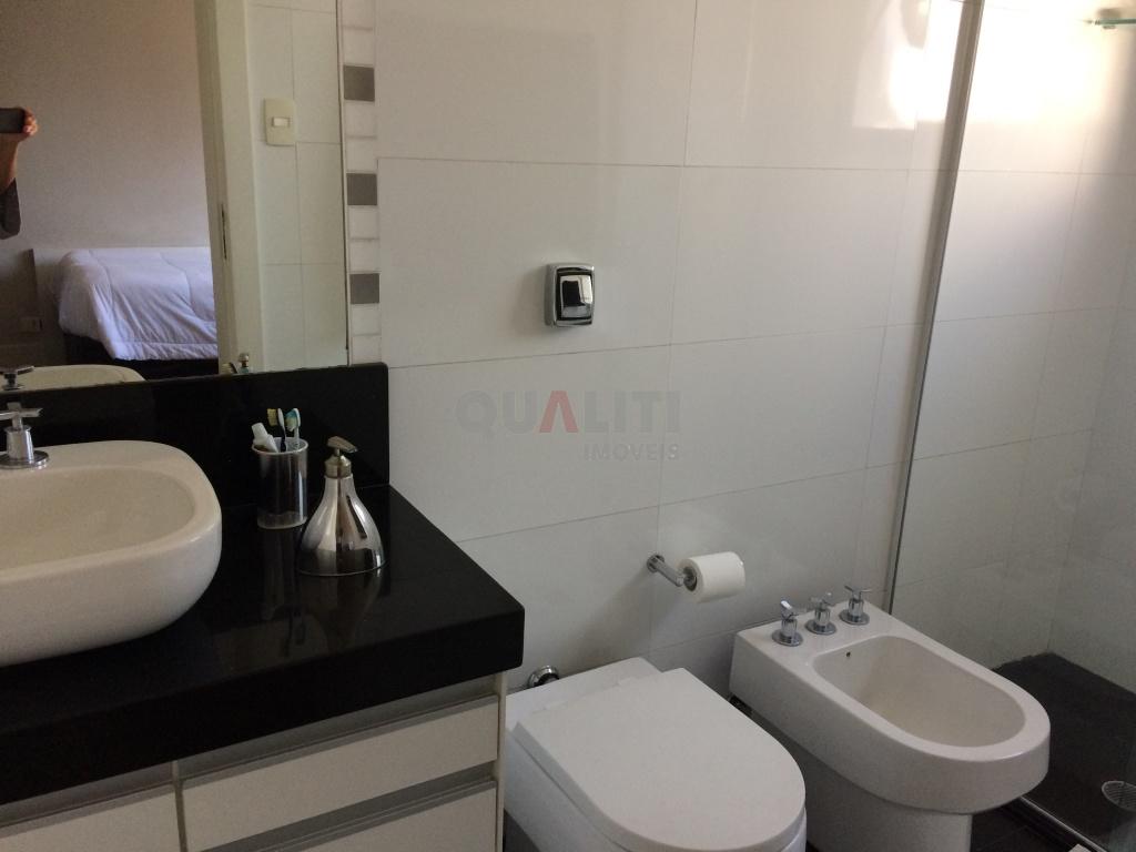 Apartamento para Venda com 210 m², 4 quartos, 2 suítes, 3 vagas, em Moema fora da rota.