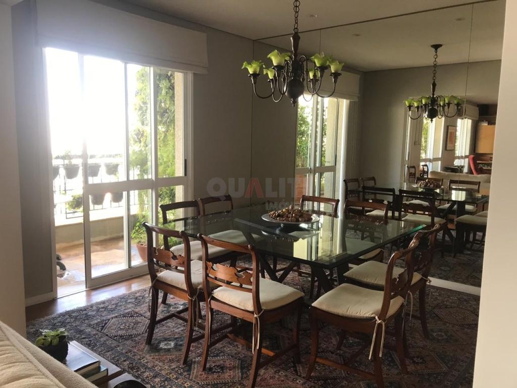 Na melhor localização de Moema Pássaros Sinata-se em casa 3 Suítes 230m2 ao Lcado Mobili e CONSAN