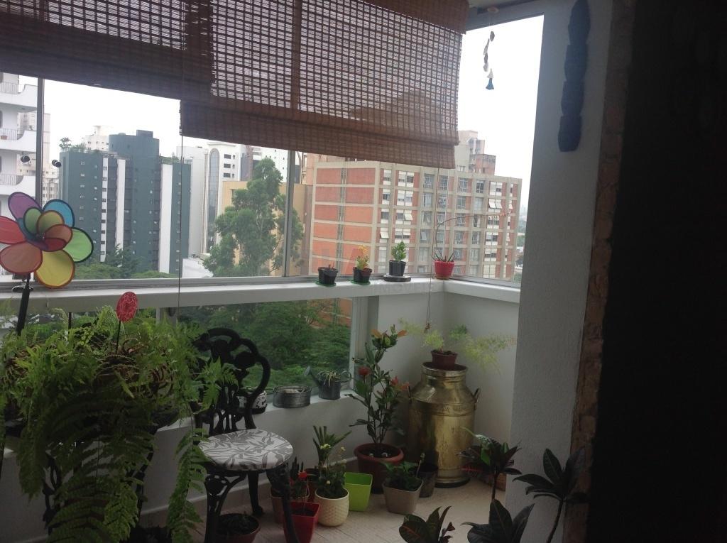 Apartamento alto padrão com 4 dormitórios, 4 vagas, 220 m² e lazer para venda no Campo Belo.