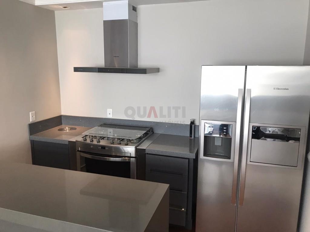 Apartamento para Locação e Venda com 218 m² no Campo Belo com 3 dormitórios, 3 suítes e 5 vagas de garagem