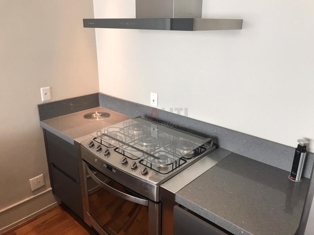 Apartamento para Locação e Venda com 218 m² no Campo Belo com 3 dormitórios, 3 suítes e 5 vagas de garagem