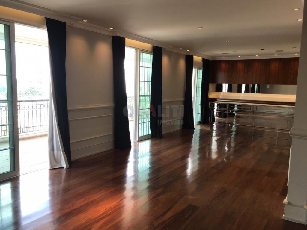 Apartamento para Locação e Venda com 218 m² no Campo Belo com 3 dormitórios, 3 suítes e 5 vagas de garagem