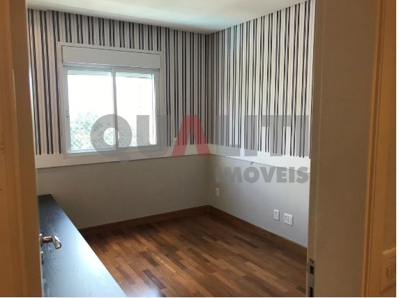 Apartamento para Locação e Venda com 218 m² no Campo Belo com 3 dormitórios, 3 suítes e 5 vagas de garagem
