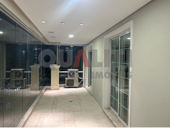 Apartamento para Locação e Venda com 218 m² no Campo Belo com 3 dormitórios, 3 suítes e 5 vagas de garagem