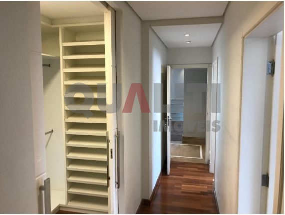 Apartamento para Locação e Venda com 218 m² no Campo Belo com 3 dormitórios, 3 suítes e 5 vagas de garagem